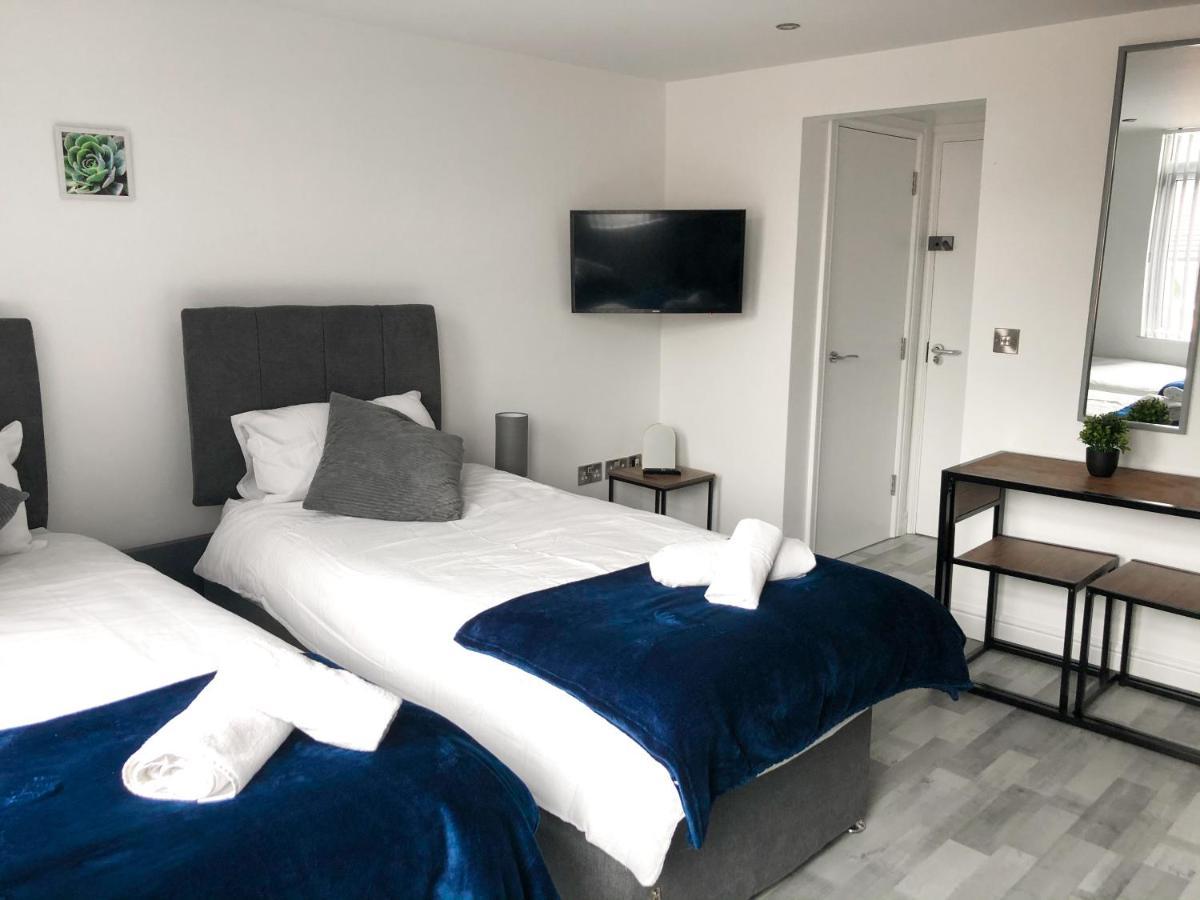10Min To City - Free Parking - Private Studio - Contractor Friendly Manchester Bagian luar foto